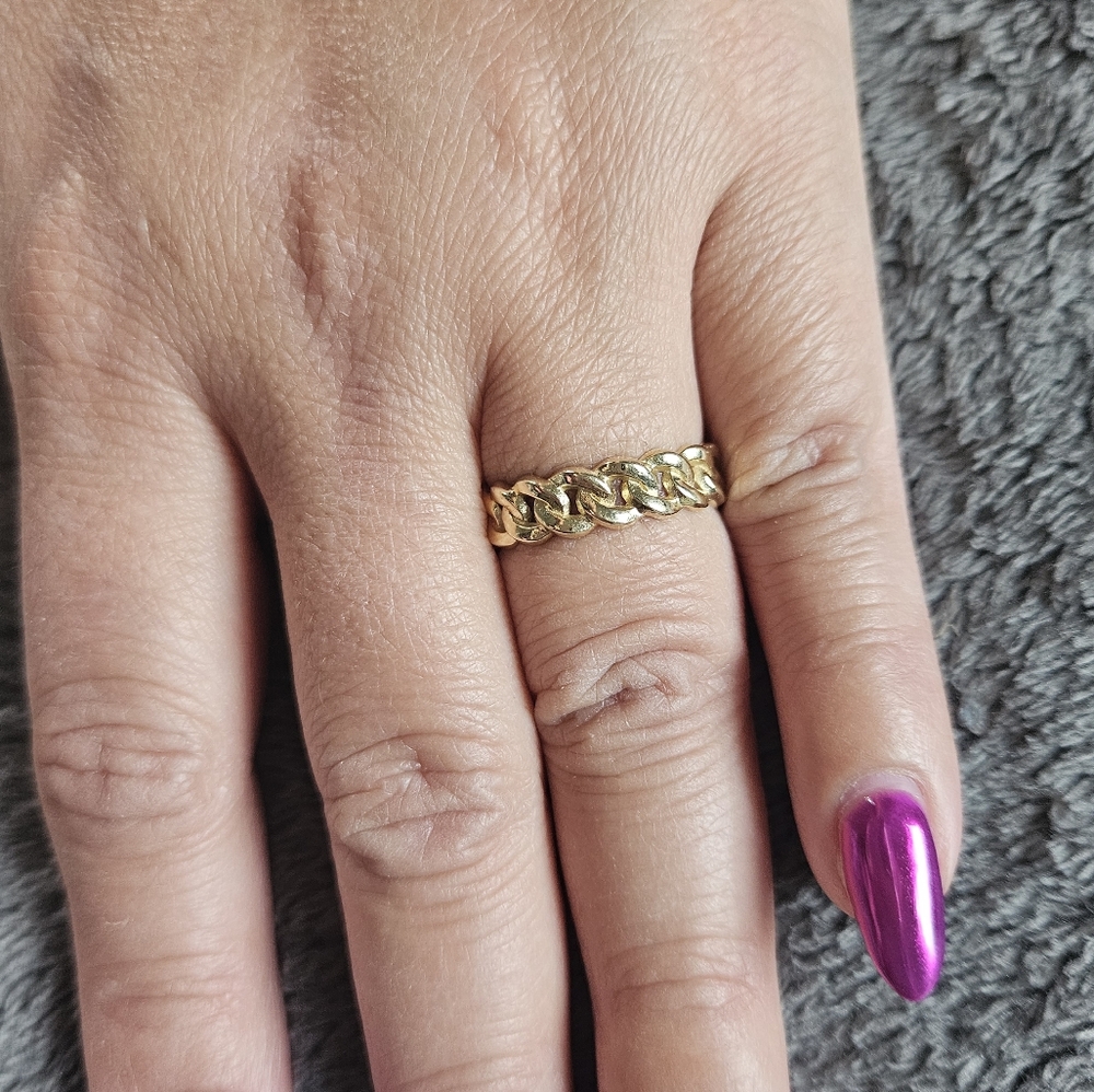 14k yellow gold ring
